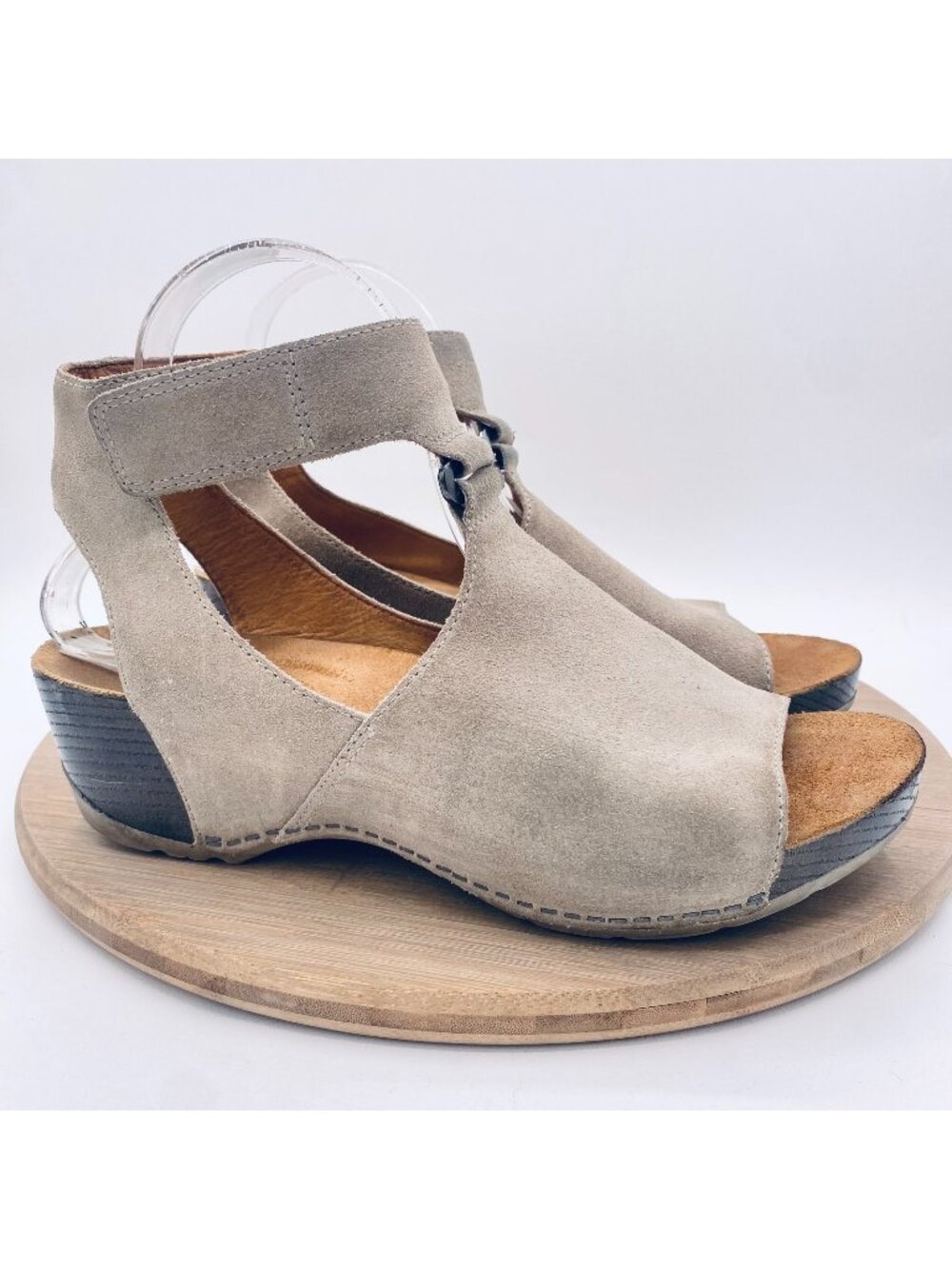 Dansko Taylin Sandals Womens 9 Beige Suede Slingback Wedge Peep Toe Boho